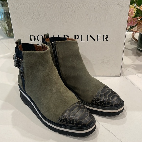 Donald Pliner Tinsley Wax Boot - Picture 3 of 6